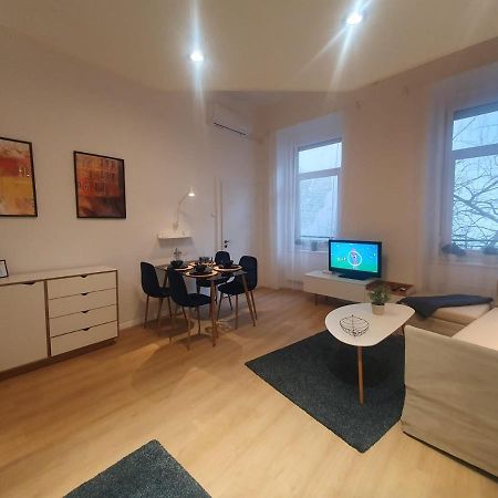 Petofi Apartment With Air Condition ブダペスト エクステリア 写真